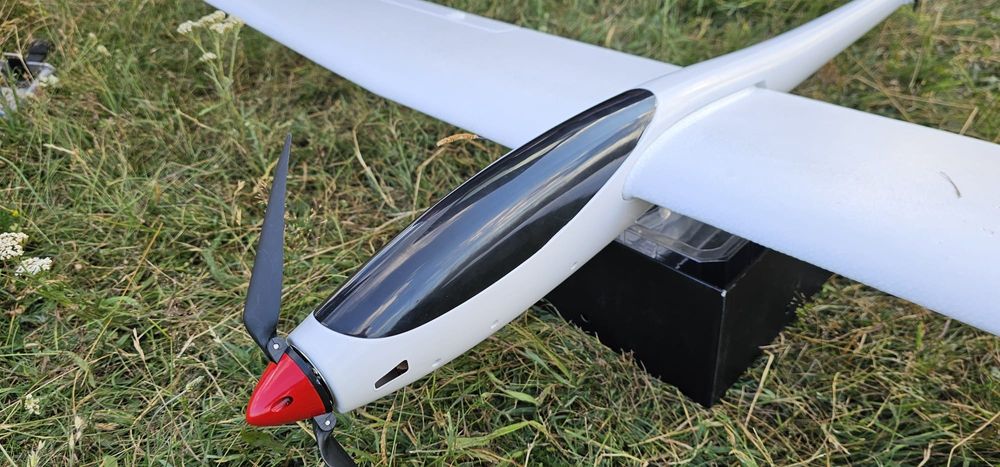 Planor Nou avion  aeromodel  motoplanor