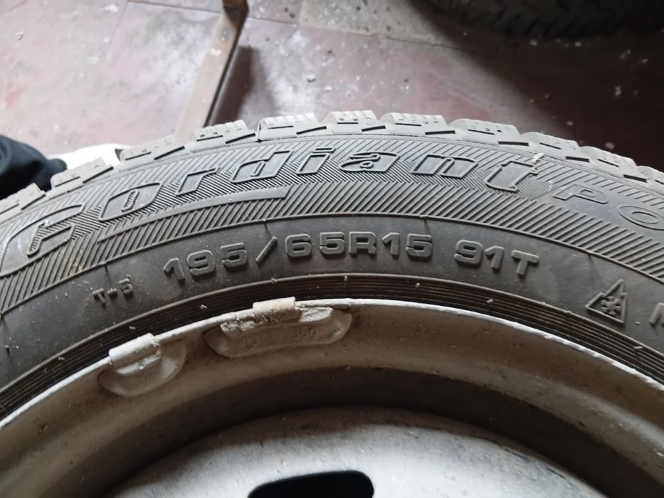 Продам зимний шины с дисками R15