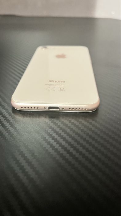 Iphone 8 fara zgarieturi