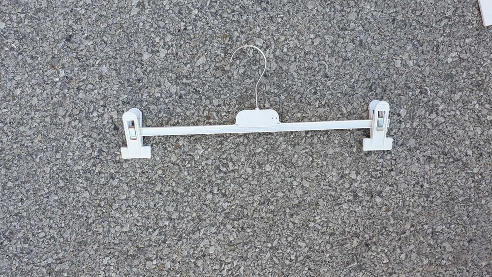 Закачалки- Налични количества