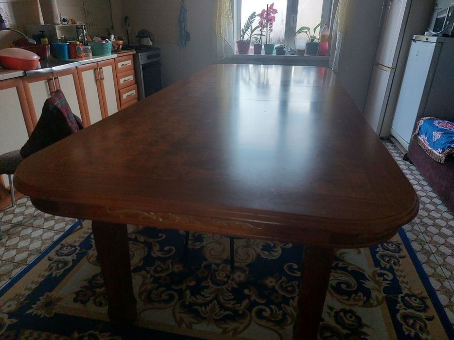 Стол сатылады арзан багады