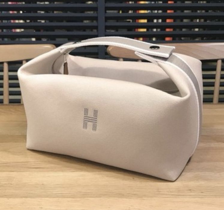 Hermes несесер ……