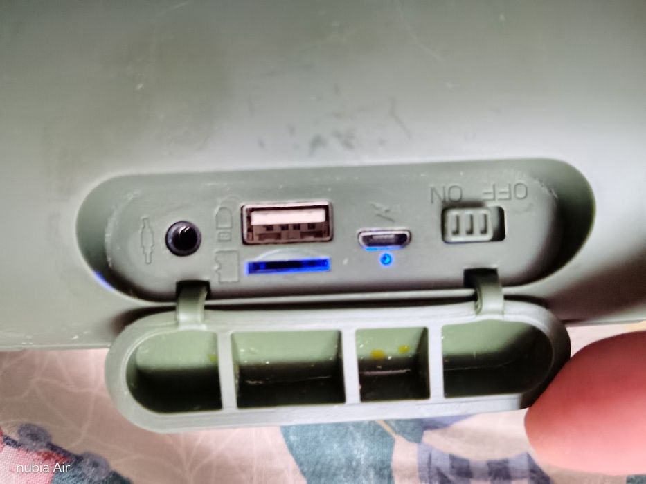Boxă portabilă cu acumulator,Bluetooth,card,stik,radio, perfect functi
