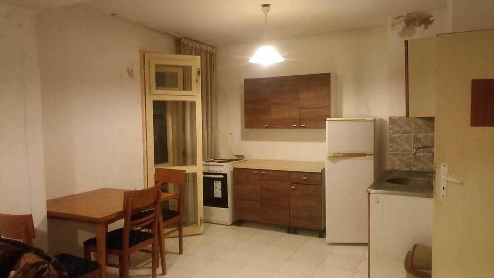 Продава се Тристаен апартамент в Пловдив, Кършияка - 104 кв.м за 841 €/кв.м - Снимка #1