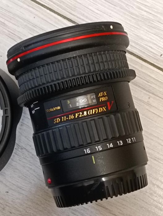 Se vând următoarele aparate foto Canon