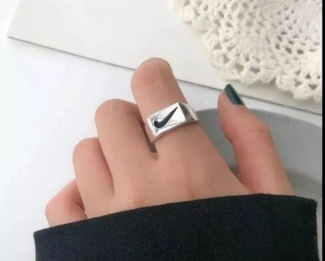 Продам кольца Nike