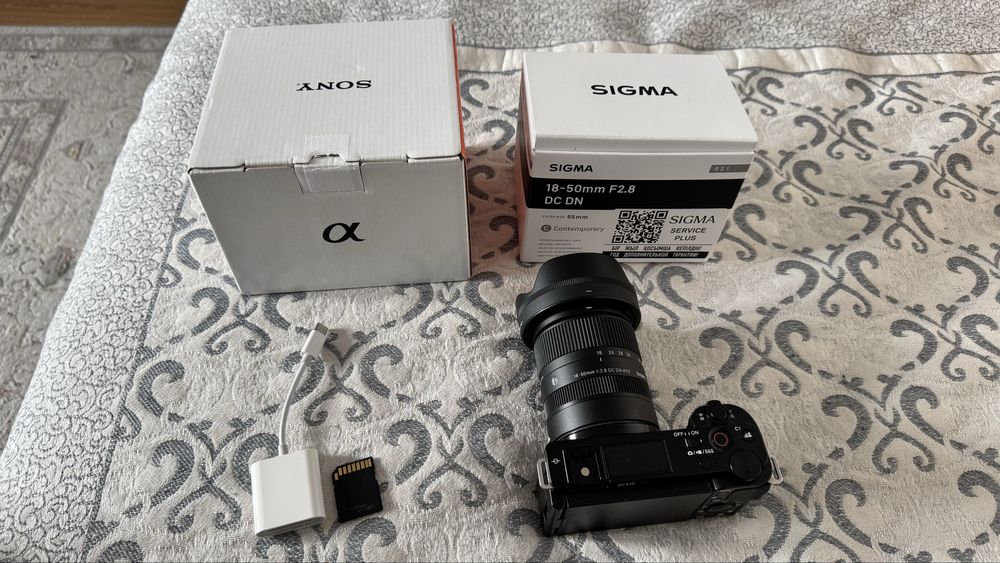 Sony Zv-e10 Mark 1 + Sigma 18-50mm F2.8