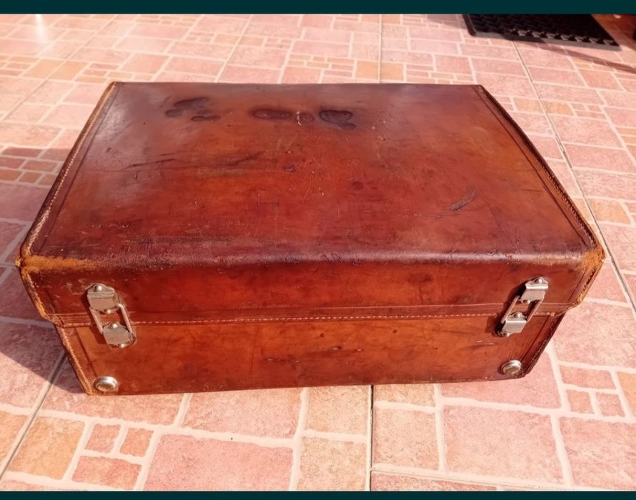 Geamantan Paul Milker din piele.