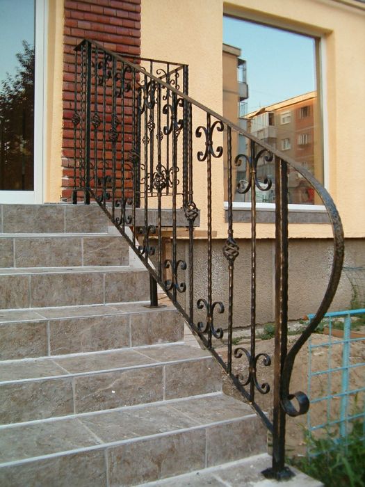 Execut lucrări de sudură si construcții pe structură metalică