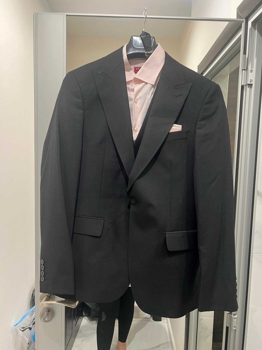 Мъжки официални костюми