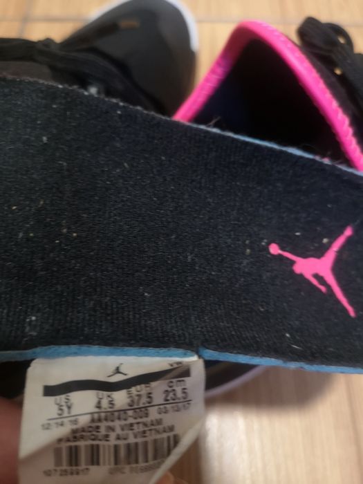 Adidași Jordan, mărime 37,5