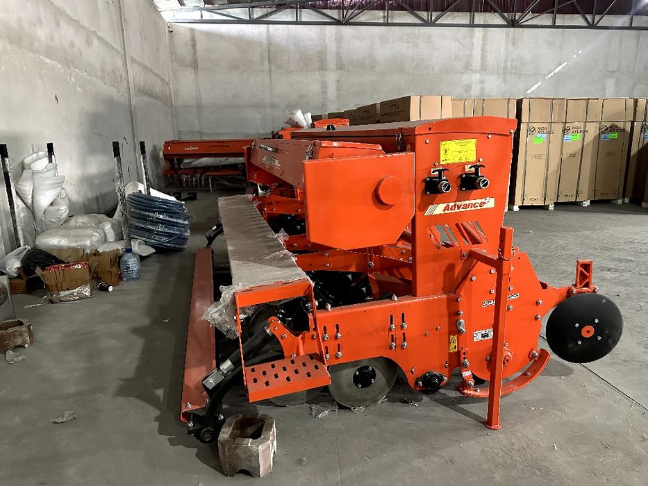 Сеялка 3м унверсал, тупрок майдалаб экади 10см катор ораси, 2+1 бункер