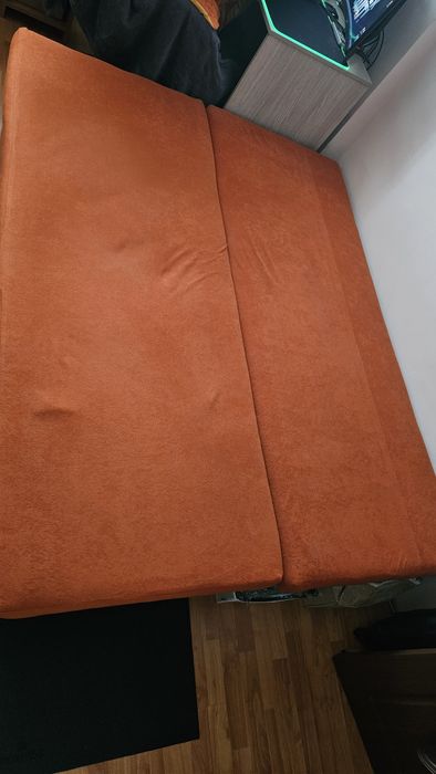 Разтегателен диван