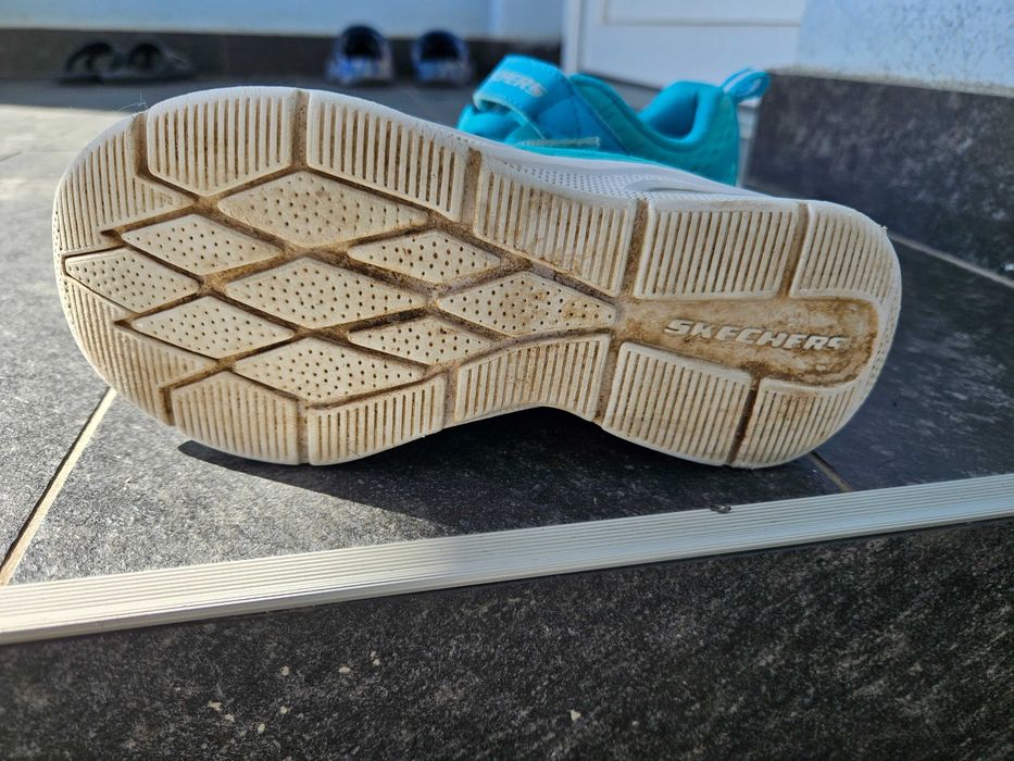 Adidasi Skechers nr 30