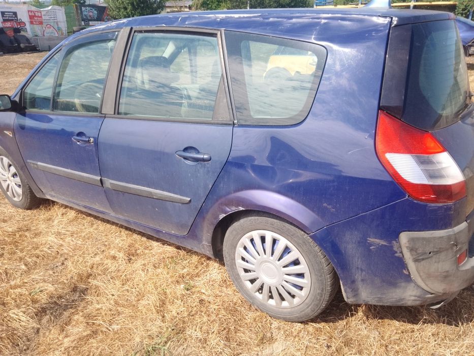 Dezmembrez Renault Megane Scenic 2