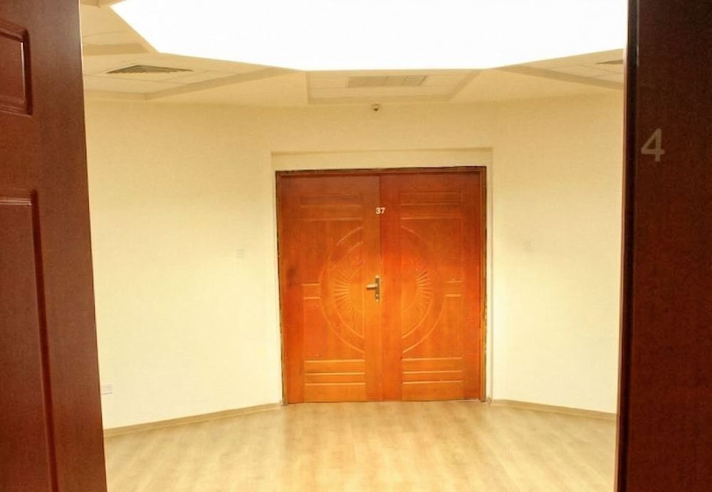 Цял офис етаж в Гара Искър – светъл, гъвкаво разпределение, близо до