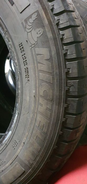 Гуми 2бр 215/70/15с - 1бр- 115лв