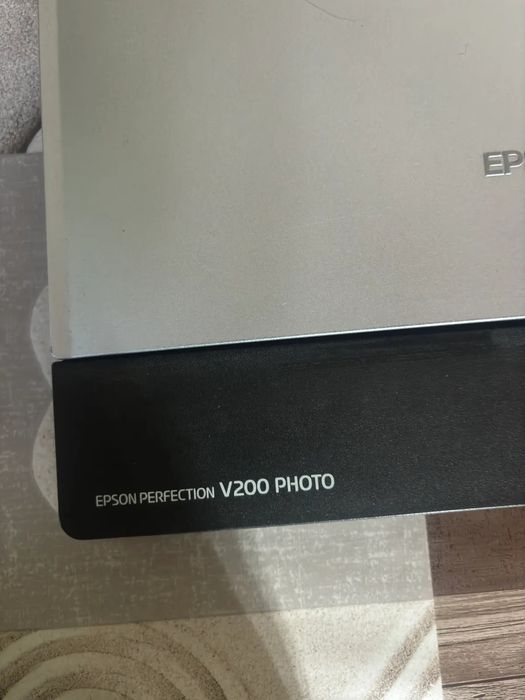 Сканер Еpson Perfection V200 Photo