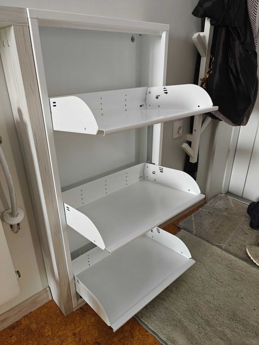 Тесен метален шкаф за обувки – модерен и практичен