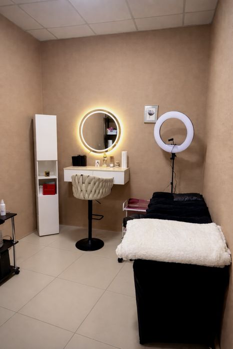 Сдается место в кабинете