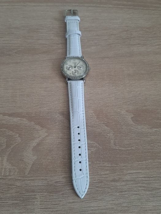 Ceas Damă GUESS Multifunction – Curea Piele noua Albă Imaculată – Model I85