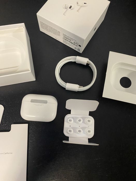 Apple AirPods Pro (2nd Generation)
