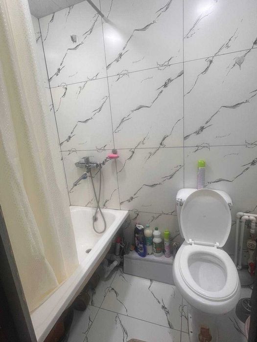 Слонима, 2/4/4, кирпич ориентир Ин базар, бывшее семейное общежитие