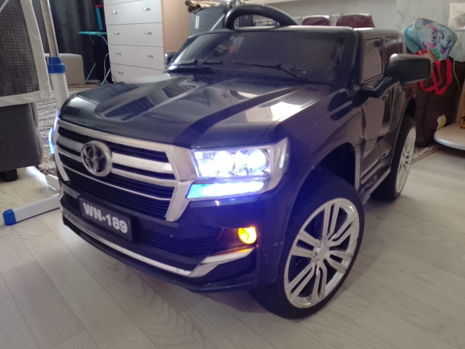 Продам детский автомобиль