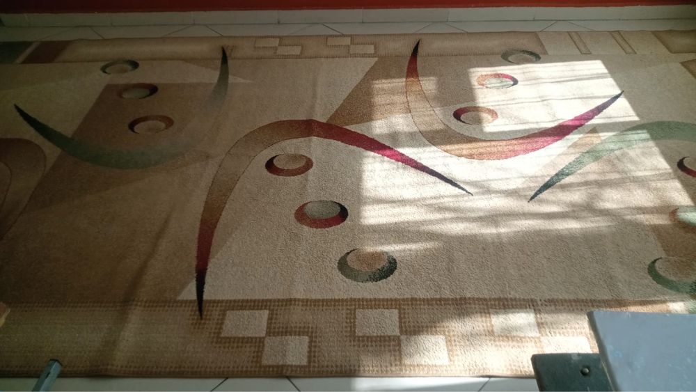 Ковер качественный, почти новое!