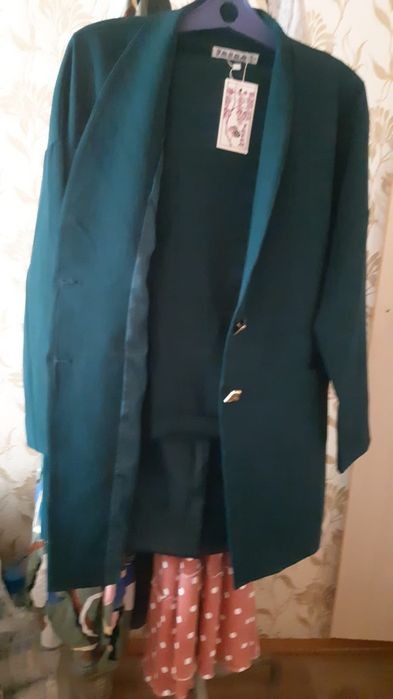 Продам женский костюм