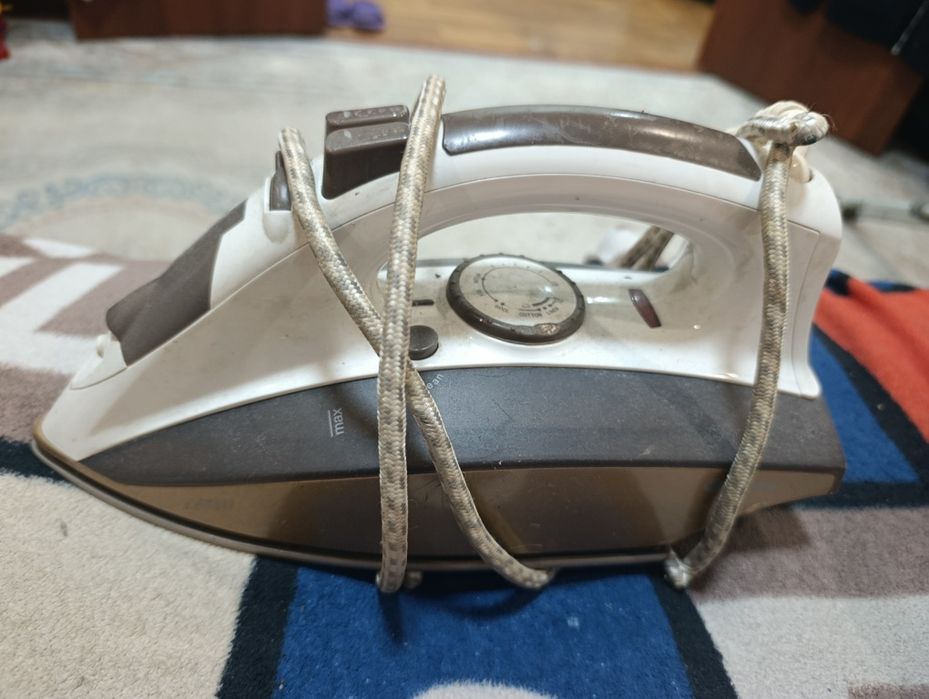 Продам утюг фирма vitek