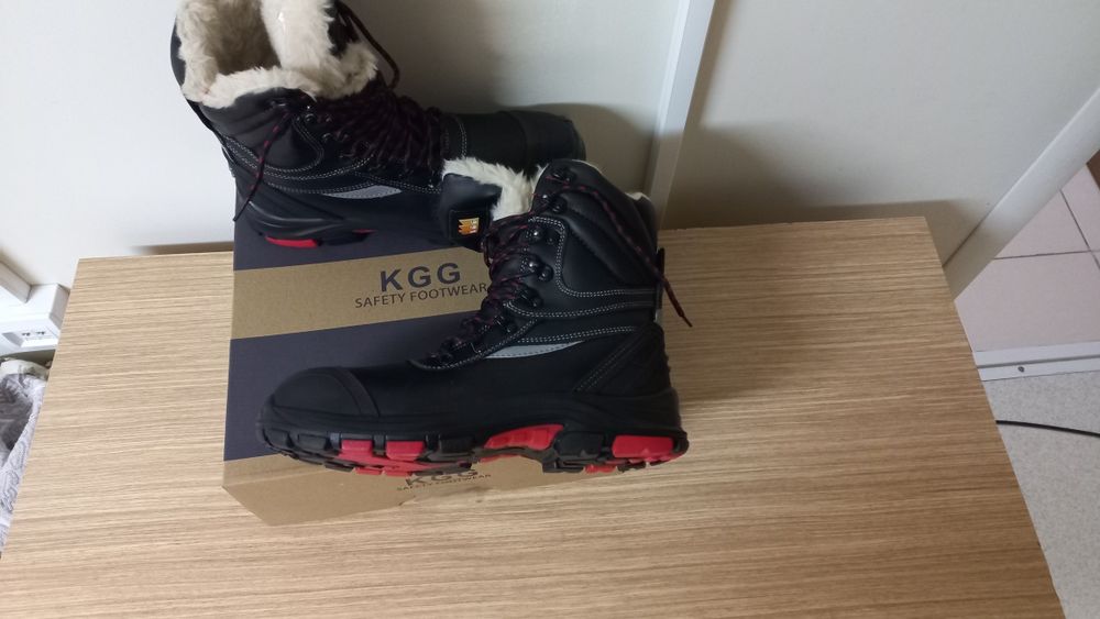 Продам сапоги размер43 зима.