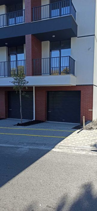 Дава се под наем Гараж / Паркомясто в Бургас, Меден рудник - зона Б - 24 кв.м за 102 € - Снимка #1