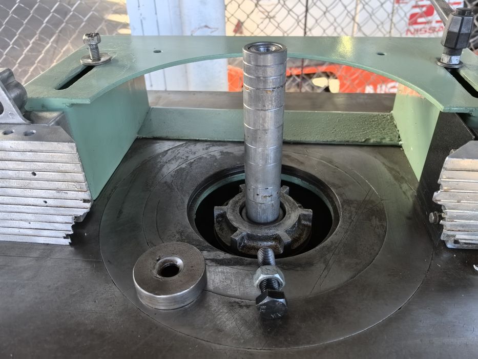 Фреза с карета 4 вд об, мт 4кв с ел спирачка