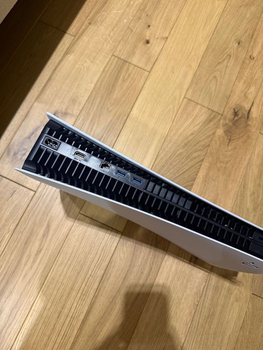 PS5 CFI-1208a, с диском