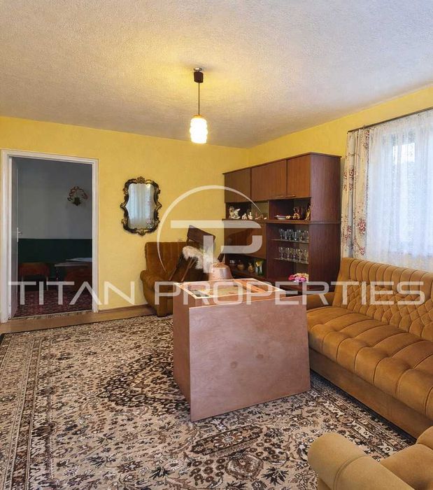 Къща за продажба в с. Чавдар