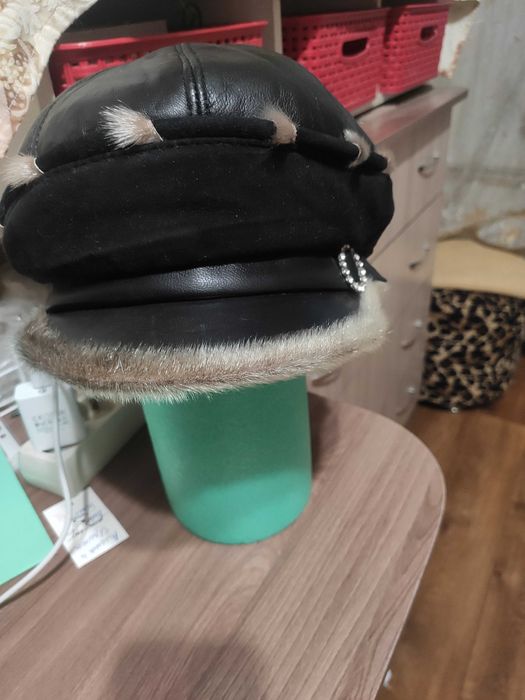 Продам женскую шапку-берет