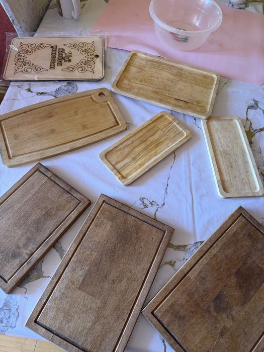 Доски поднос деревянные в подарок коврик от fissman и тазик