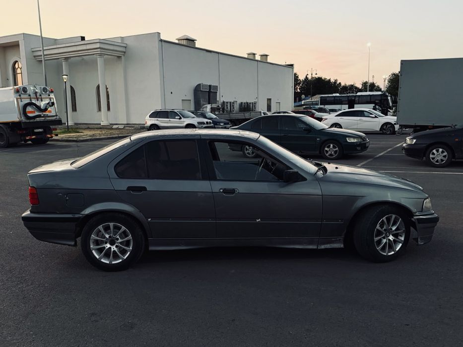 Bmw E36 , 1.6 (обьем)