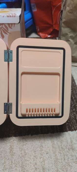 Frigider cosmetice meloni