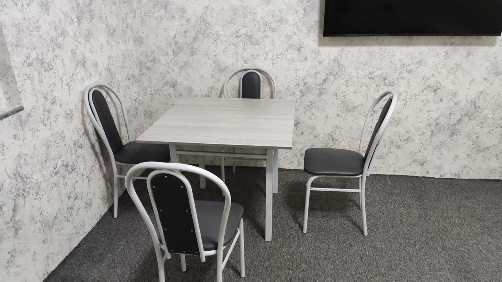 Мебель диваный уголок стол и шкаф