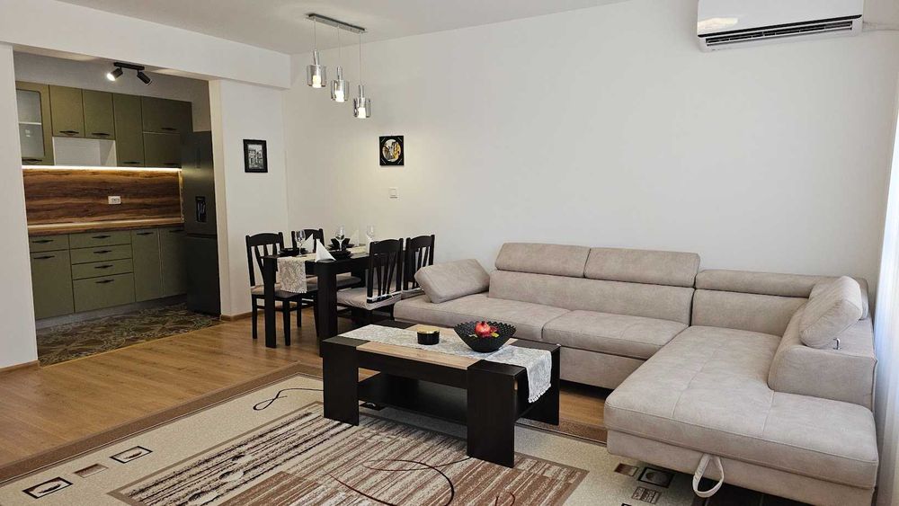 Продава се Двустаен апартамент в Пловдив, Остромила - 70 кв.м за 2000 €/кв.м - Снимка #2