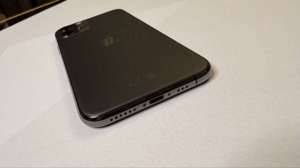 iPhone 11 pro 64 gb 80% baterie