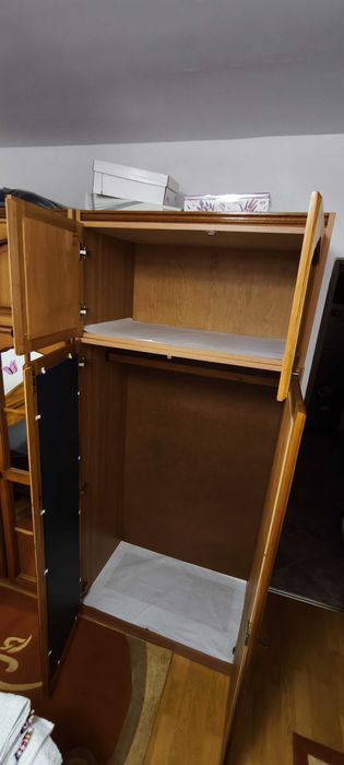 Mobilier dormitor fete lemn masiv .