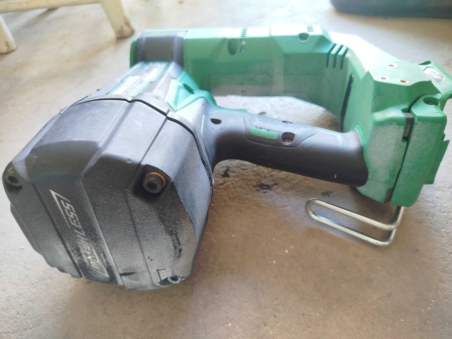 Такер Hitachi HIKOKI NR 3665DA - 36 волта- за ремонт
