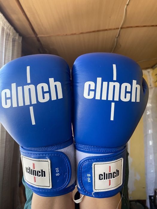 Боксерские перчатки clinch