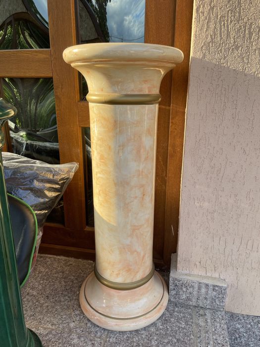 Piedestal din ceramica