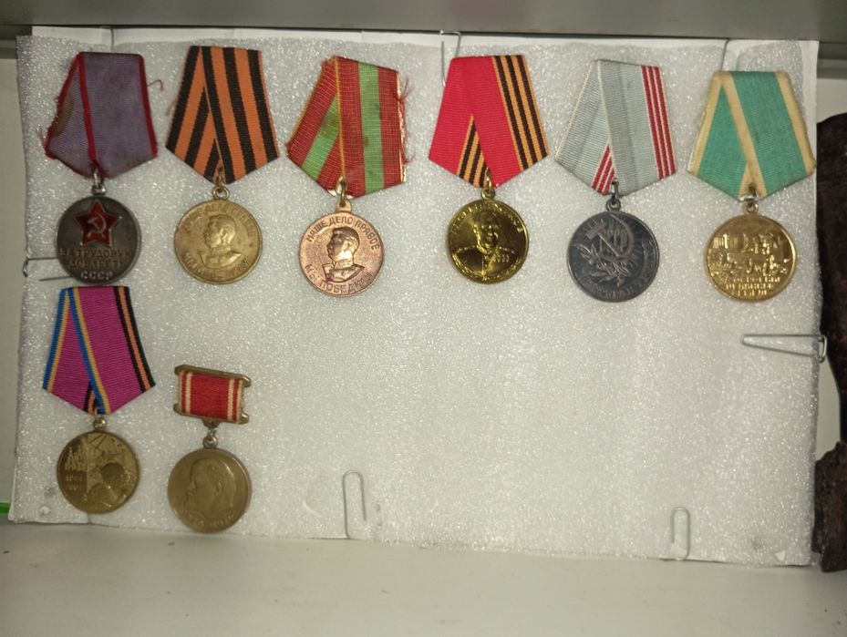 Продам значки СССР