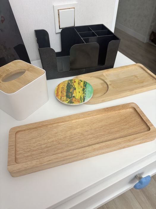 Доски, подносы, салфетница