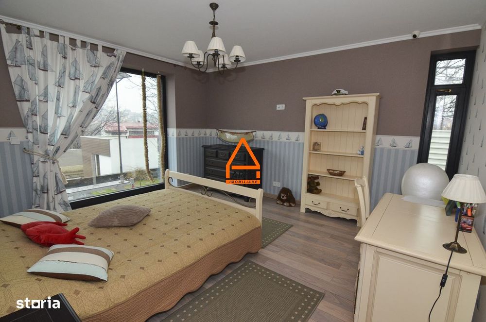 Casa / Vila de lux - 400 mp , 2800 mp teren – Bucium